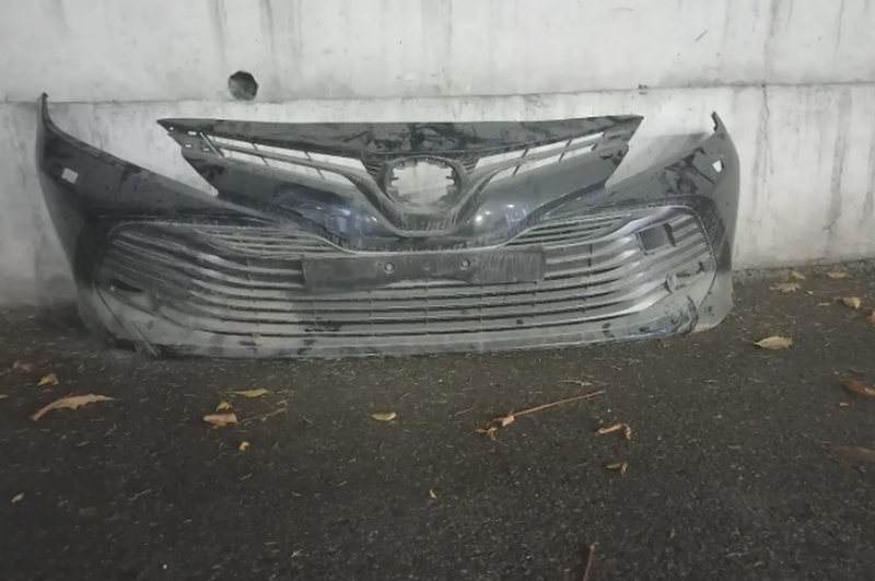 Передний бампер на camry 6